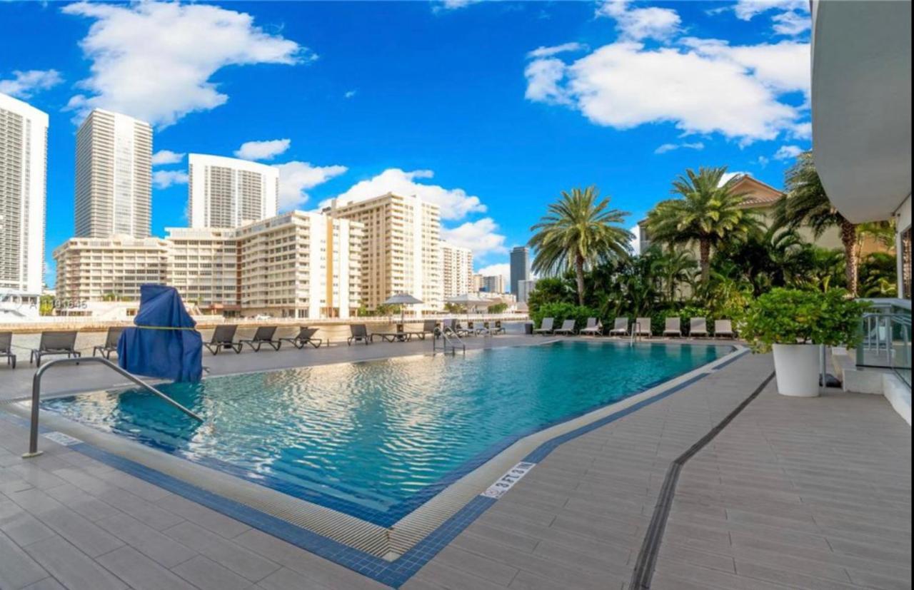 Studio 2Bed Beach Apmt With Amazing Views 30B Халландейл-Бич Экстерьер фото